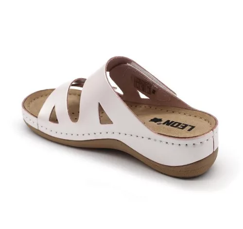 Leon Comfort 906 női bőr munkavédelmi papucs perla színben